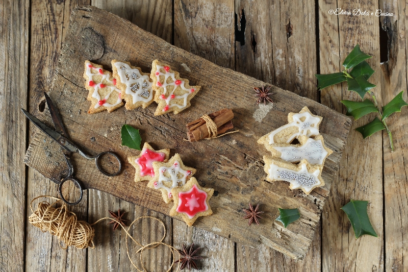 Biscotti natalizi integrali decorati