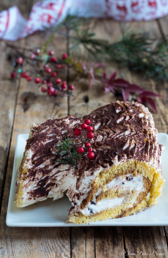 Tronchetto di pandoro al tiramisù