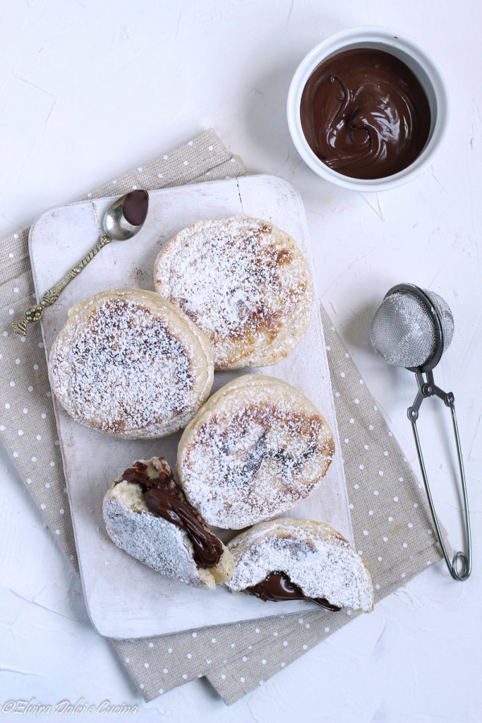 Focaccine in padella con la Nutella