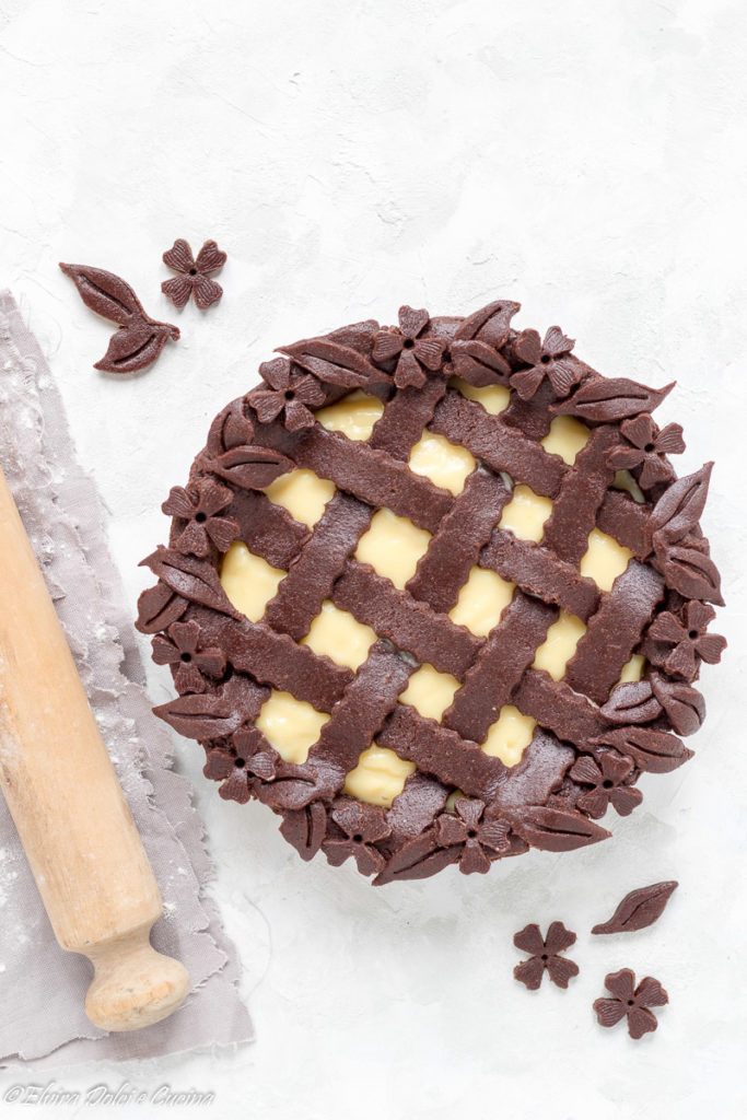 Crostata con frolla al cacao e crema pasticcera