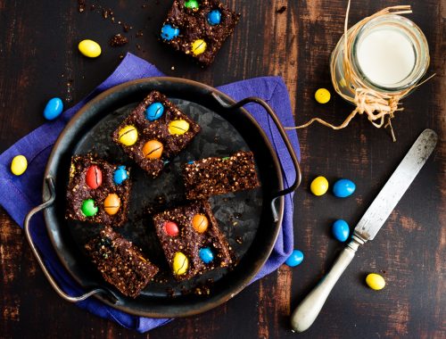 Brownies di Carnevale alle nocciole ricetta facile e golosa
